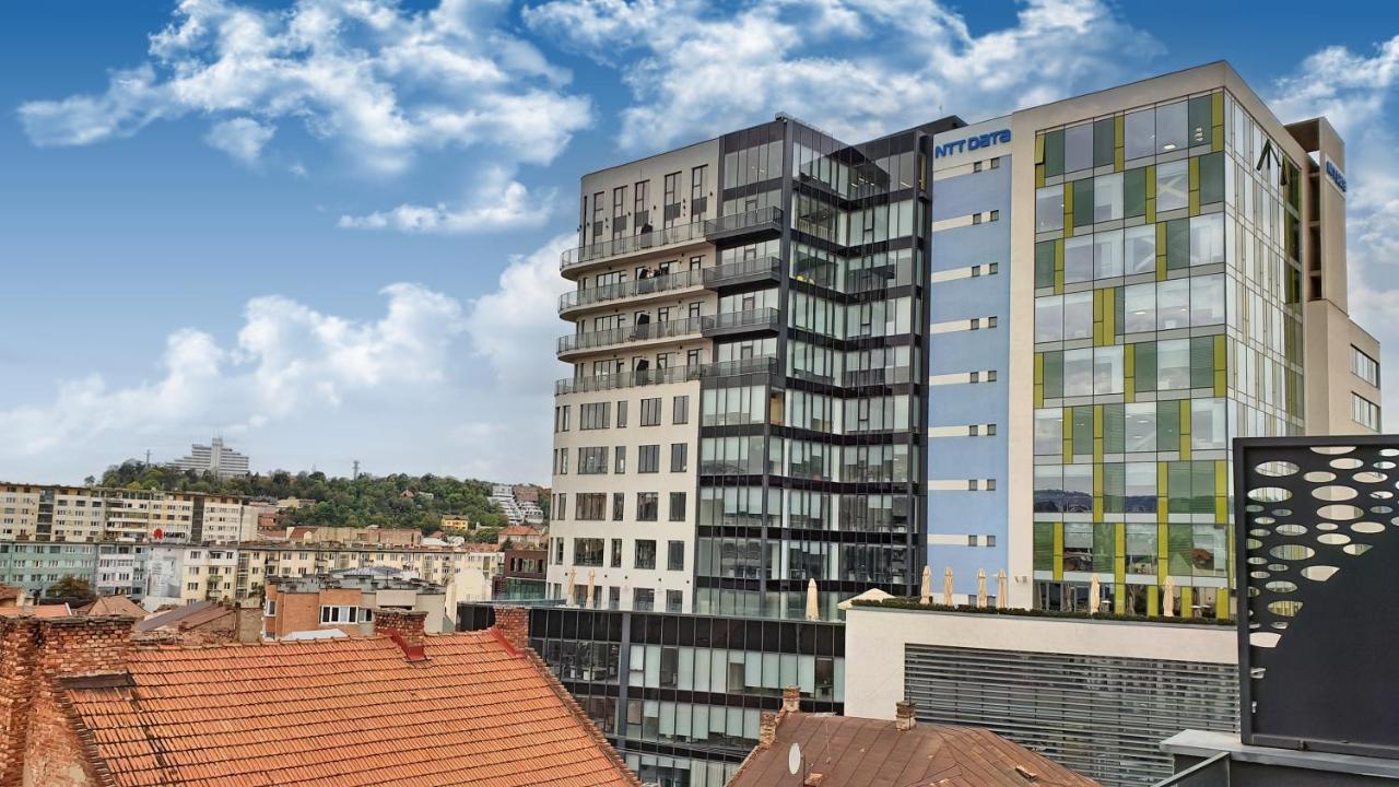 Ferienwohnung Cozy Penthouse In A New Business Building In City Center. Free Private Parking Cluj-Napoca Exterior foto